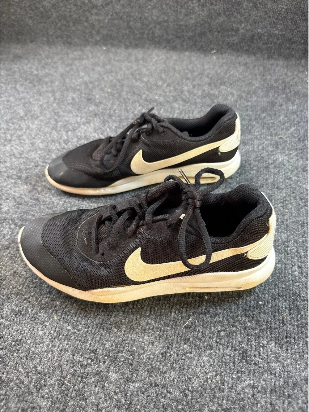 Nike Air Max Bella TR 2 Women’s Size 6 Black Gold Training Workout Shoes